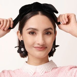 Lele Sadoughi black velvet Shirley headband
